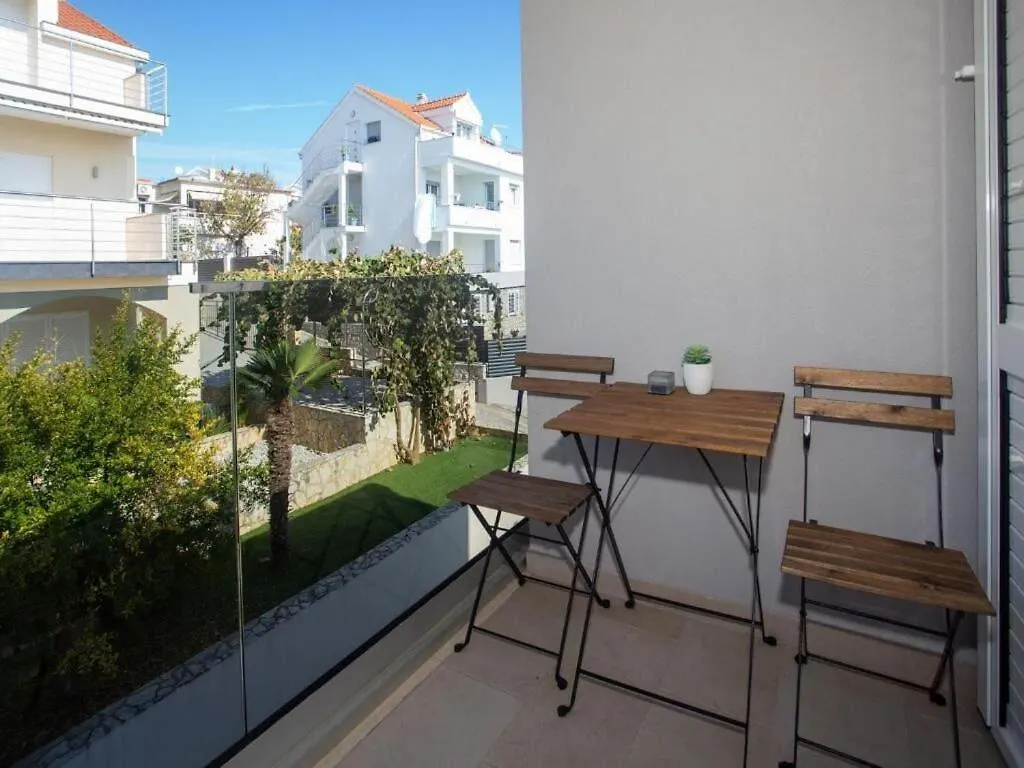 Apartment Slavena Trogir 0*,